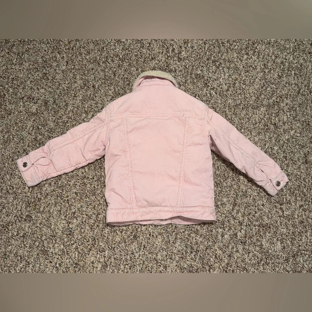 Girls size 5 GAP Pink Jean Jacket with Cream Faux‎ Fur Collar